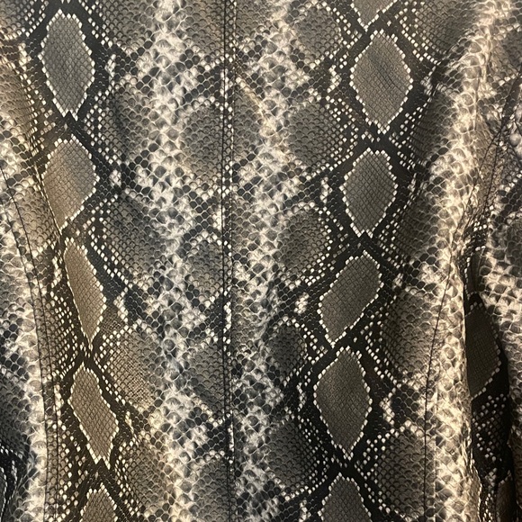 Miss Selfie Women's XL Snake Print Faux Leather Moto Jacket - Picture 4 of 8